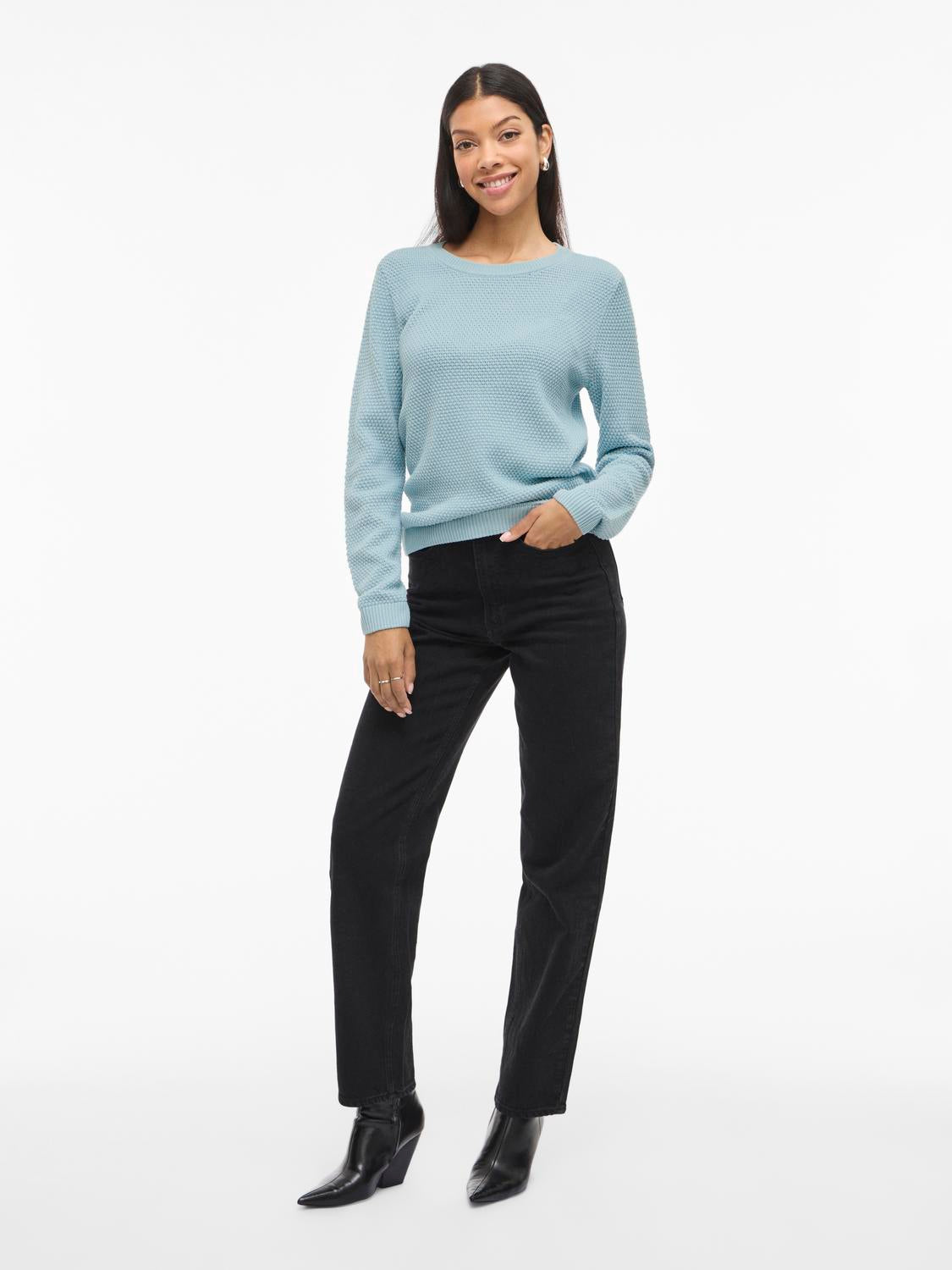 model_shot-front_full